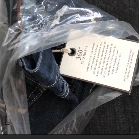 Nwt’s A&F jeans - Picture 3 of 4